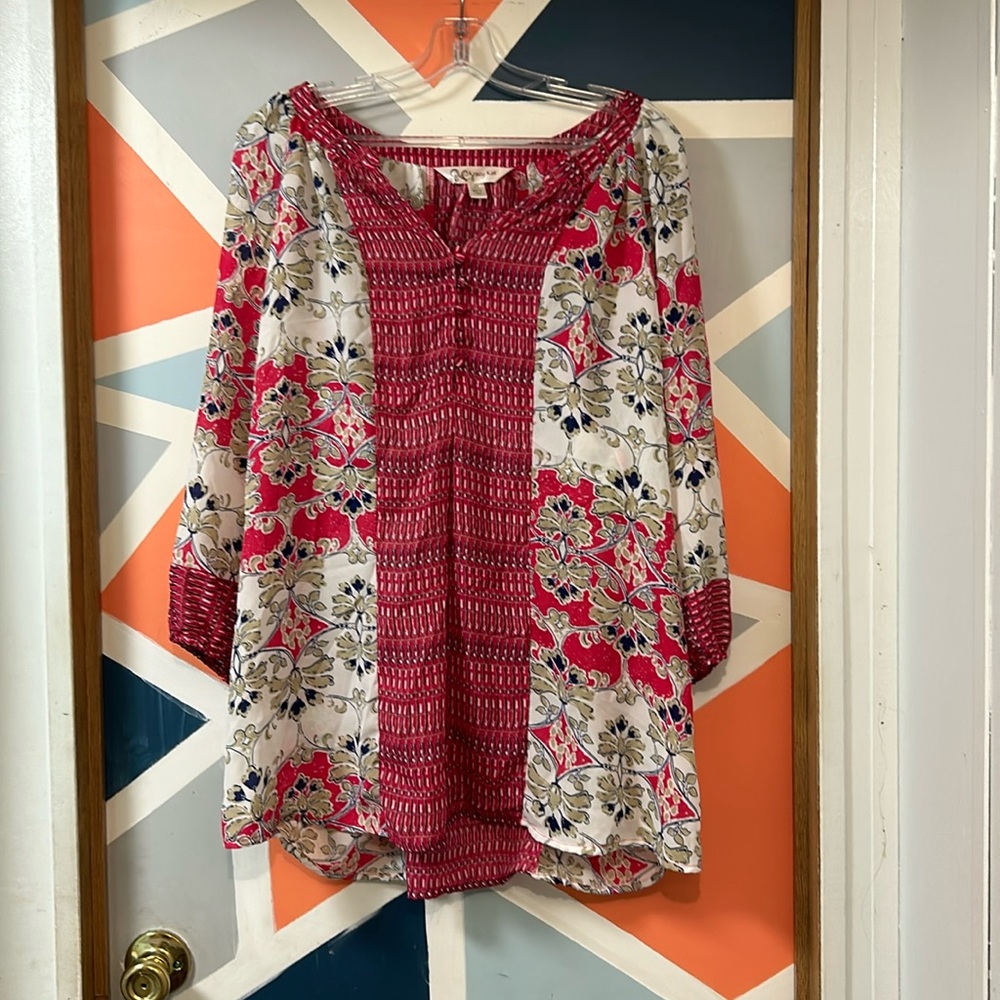 Women’s quarter length blouse